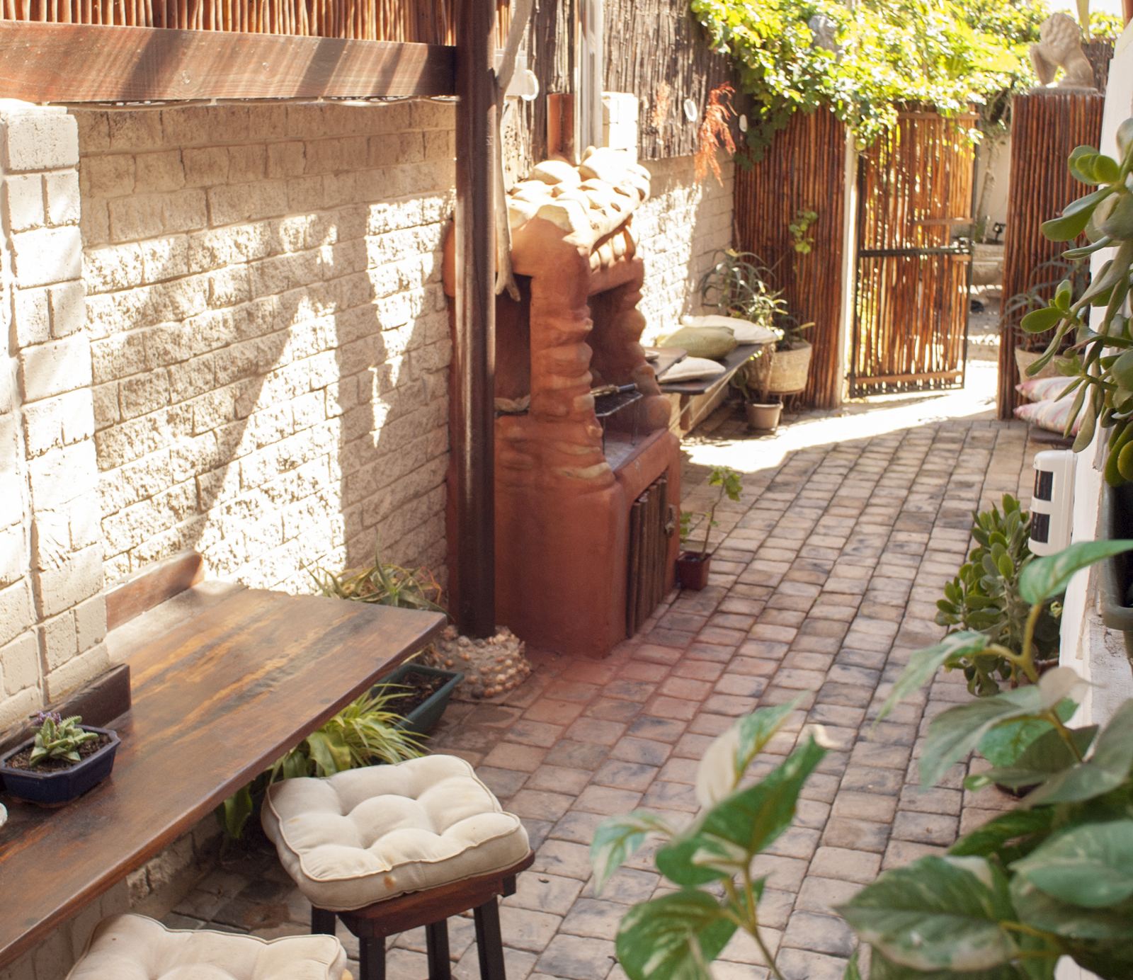 Salads private patio with built-in braai